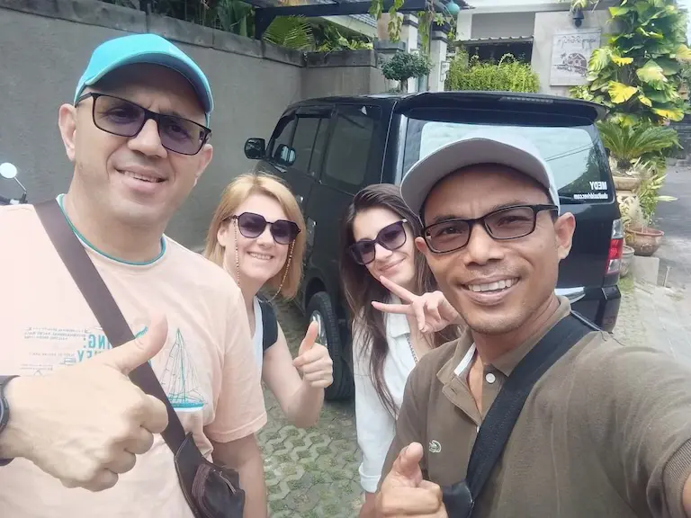 Ubud to Pemuteran private taxi with MedyTrips driver